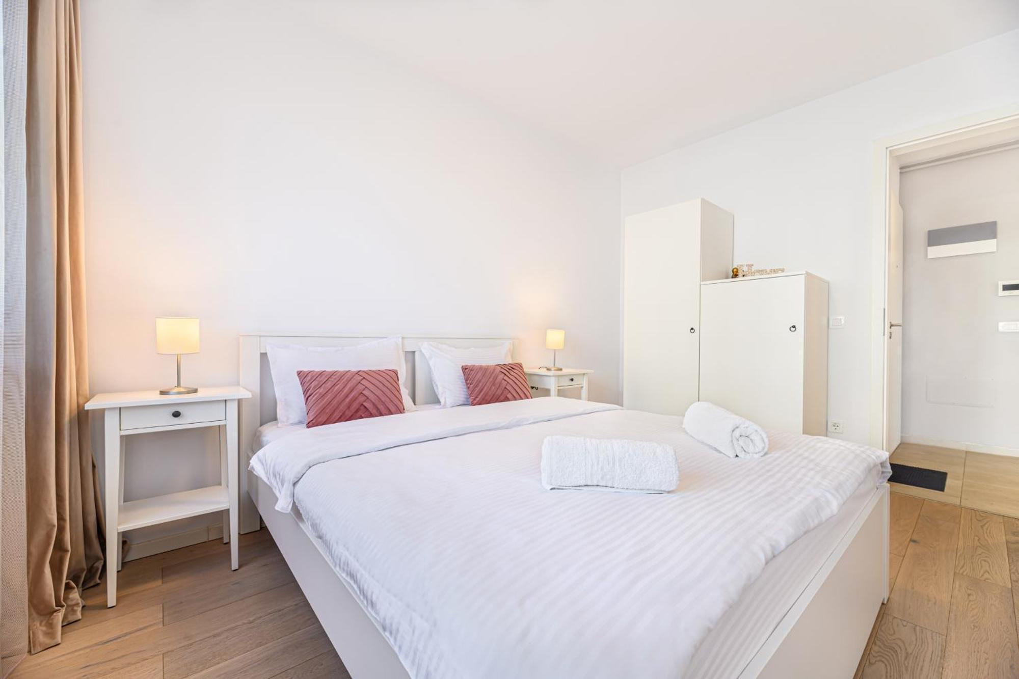 Jad - Luxury 3 Rooms & 2 Rooms Apartments In Kasper, Near Coresi Mall Brassó Kültér fotó