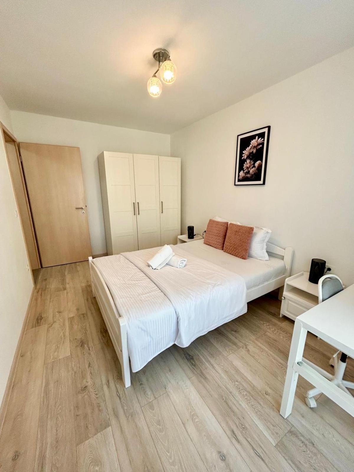 Jad - Luxury 3 Rooms & 2 Rooms Apartments In Kasper, Near Coresi Mall Brassó Kültér fotó