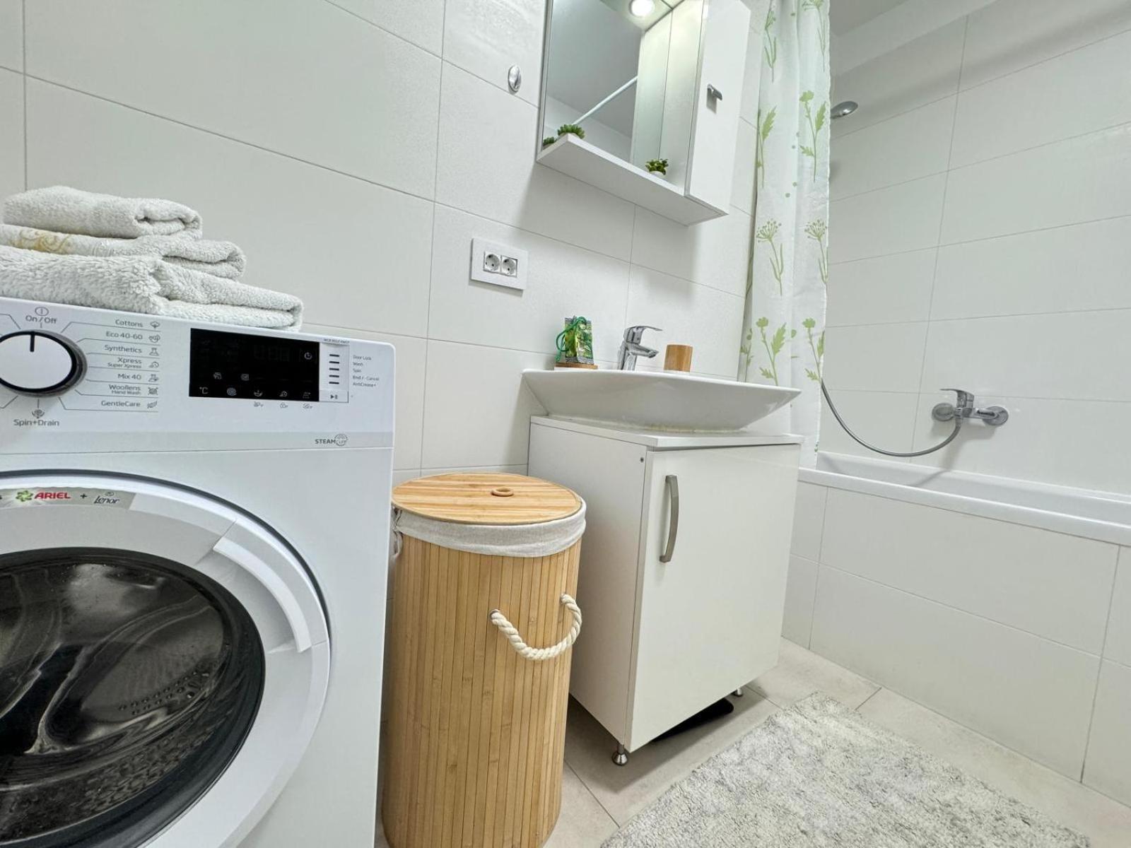 Jad - Luxury 3 Rooms & 2 Rooms Apartments In Kasper, Near Coresi Mall Brassó Kültér fotó